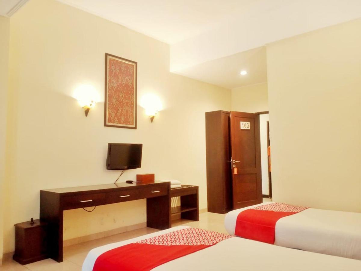 Oyo 90102 Edotel Hotel By Dbest Hospitality Bandung Exterior foto